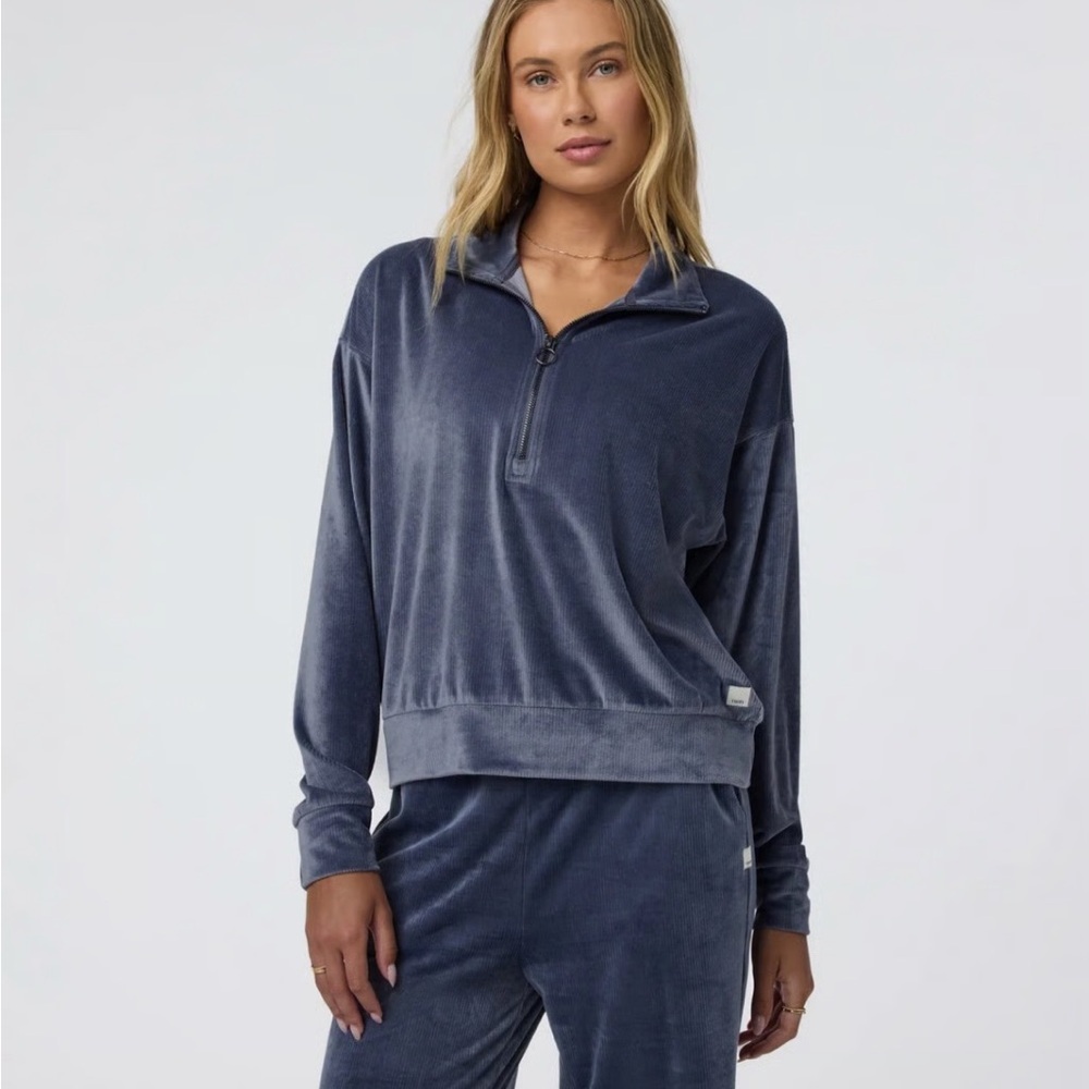 NWOT Vuori Women’s Velour Half-Zip Pullover Athleisure Top Size in Azure Blue XS